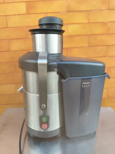 Robot cooupe j80 centrifugando processador 