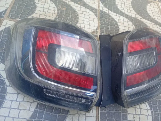 Lanterna traseira Sandero