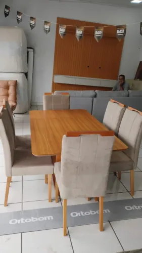 Mesa de Jantar com 6 Cadeiras Com Tampo Amadeirado