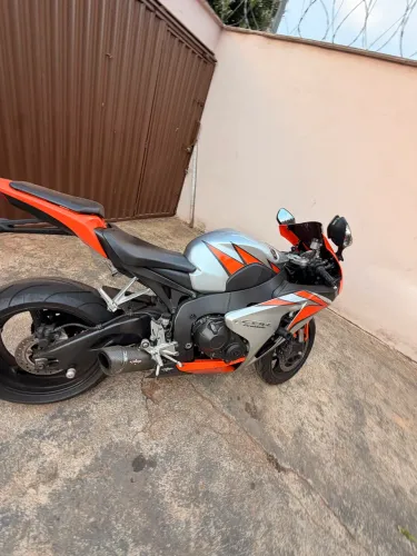 ? HONDA CBR FIREBLADE RR 2010 ? IMPECÁVEL74