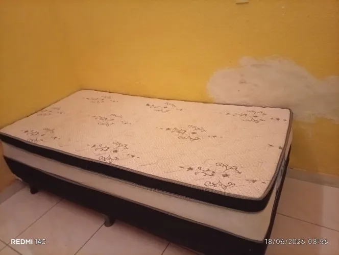 Cama box solteiro.