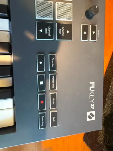 Teclado Controlador Flkey 37 Novation