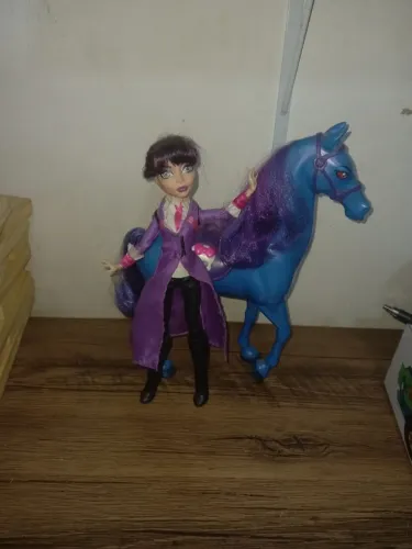 boneca diretora sem cabeça