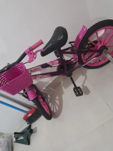 Bicicleta infantil semi nova