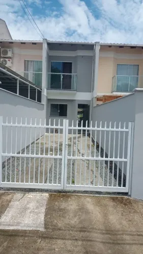 Sobrado com 2 dormitorios