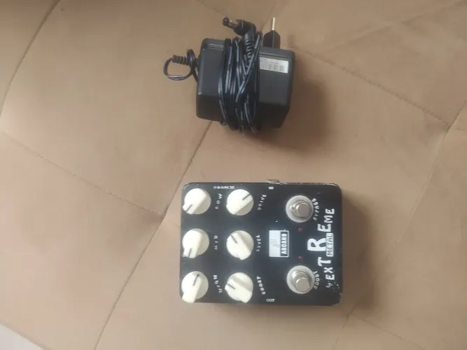 Pedal extreme metal com fonte 