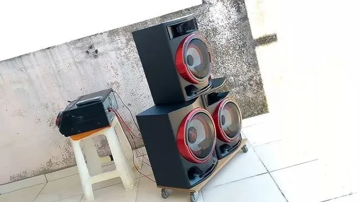 Vendo Som Lg Mini System Xboom Cj88, funcionando tudo perfeitamente, muito conservado.
