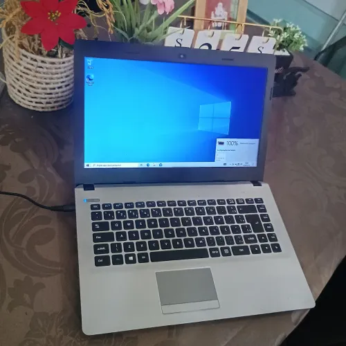Notebook bem conservado funcionando perfeitamente