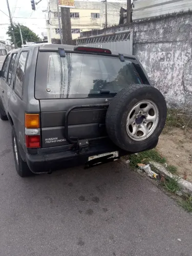 Nissan Pathfinder XE 2.7 TB Diesel 1993