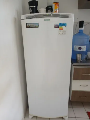 Vendendo barato os pequenos detalhes estão a vista são esses...