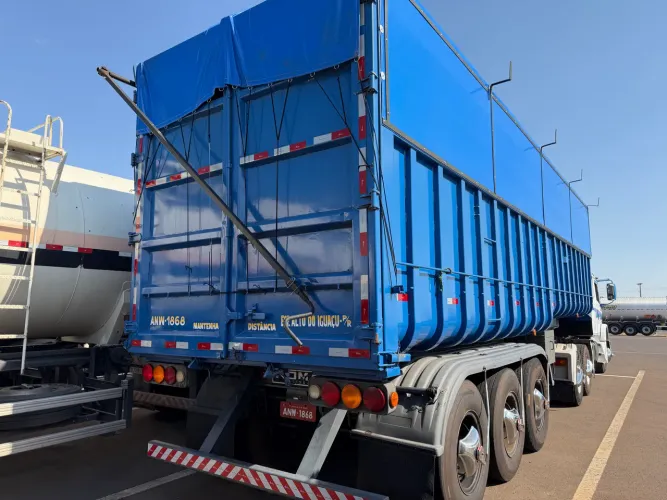 Carreta caçamba Noma