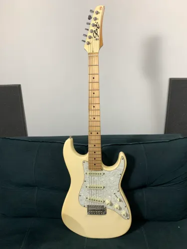 Guitarra Seizi Extremamente Macia Blindada
