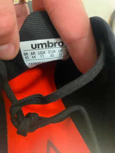 Chuteira Umbro - Tocco 2