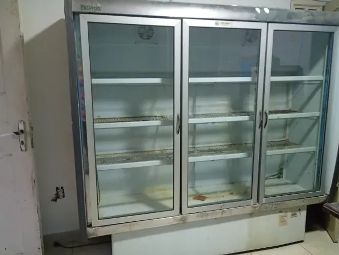 Vendo freezer para mercadinho em bom funcionamento
