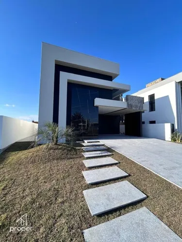 Bela casa sobrado no Alphaville - Laranja - Pelotas/RS