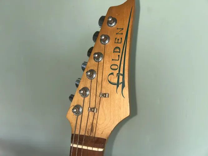 Guitarra Golden + Amplificador Machintec MAXX 15