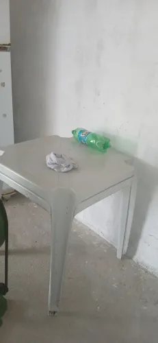 Vendo 2 kit de cadeiras de plástico 