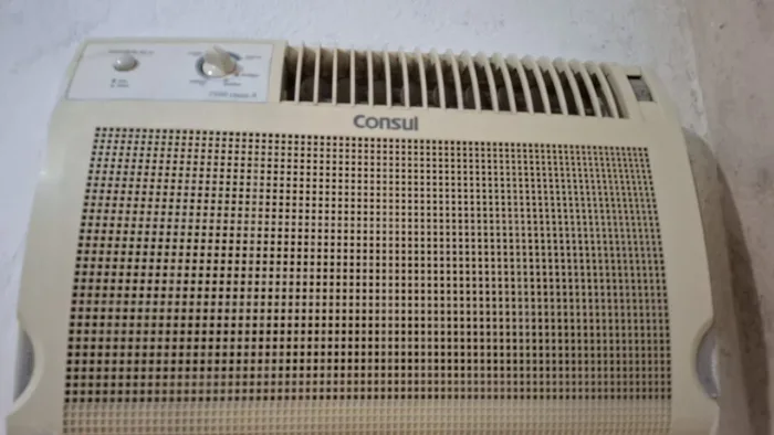 Vendo ar condicionado de parede usado