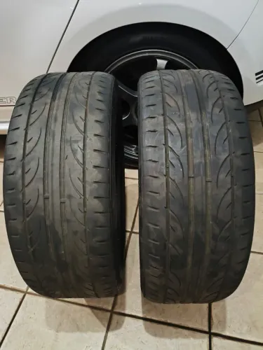 Pneus Hankook Ventus V12 215 45 18