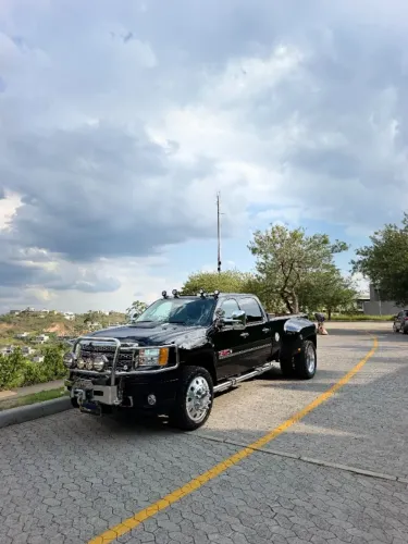 GMC Sierra Denali 6.6 V8 Automático 2011