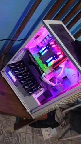 Oportunidade memória RAM ddr4 8gb 3200mhz em ótimo funcionamento tenho 6 uni, disponível