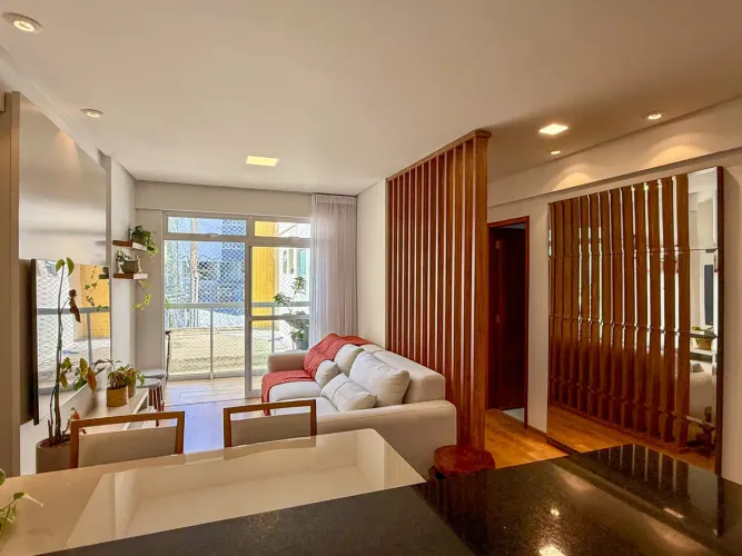Apartamento reformado com 1 quarto e vaga de garagem para venda