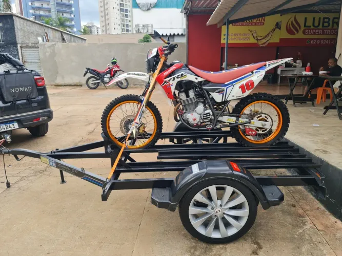 Vendo XRE 300 transformada para Trilha 450 CC
