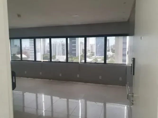 Sala Comercial à Venda na Av. Agamenon Magalhães Espinheiro Valor: R$ 195.000,00