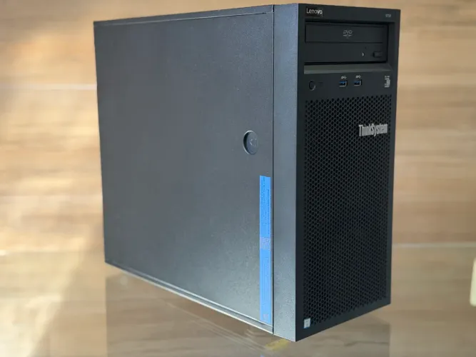 Servidor Lenovo ThinkSystem ST50