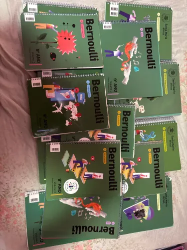 Livro Coleção Bernoulli em ótimo estado - Preço acessível