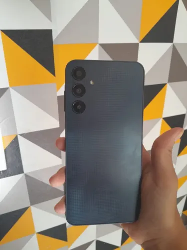 Vendo celular A25 256 GB semi novo