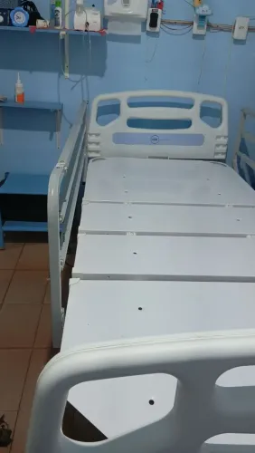 Cama hospitalar c/ colchão + colchão pneumático 110 volts