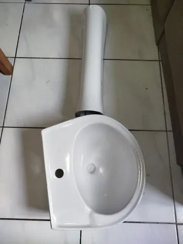 Pie e Coluna para banheiro novas. Sem uso. 