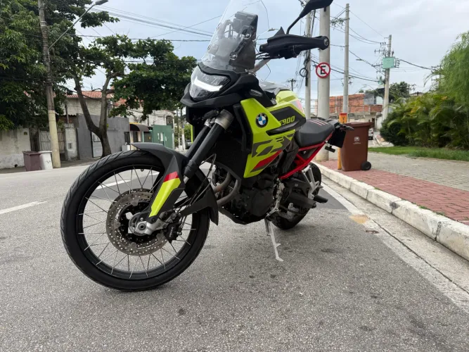BMW F 900 GS PLUS YELLOW