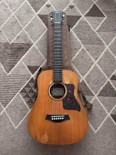 Violão Baby Taylor BT1e
