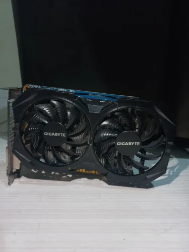 GTX 750 TI 2GB Gigabyte - Funcionando Perfeitamente