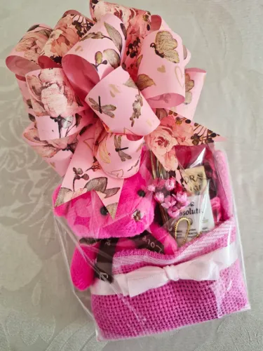 Kit presentinho creme de mãos eudora mais toalhinha de mão mais ursinho chaveiro 