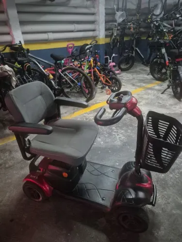 Carrinho elétrico para idosos