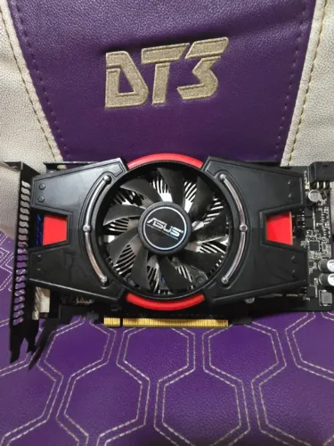Placa de Video ASUS GeForce GTX 550 Ti 1GB GDDR5 - Funcionando 100%