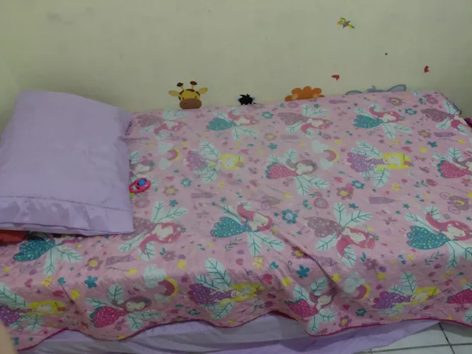 Cama box solteiro com auxiliar mais guarda roupa casal com espelho