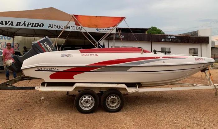 Venda de lancha casco real 18 pés com motor yamaha 85hp e carreta trucada