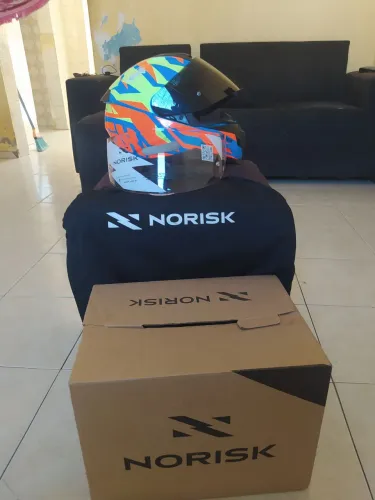 Capacete norisk razor