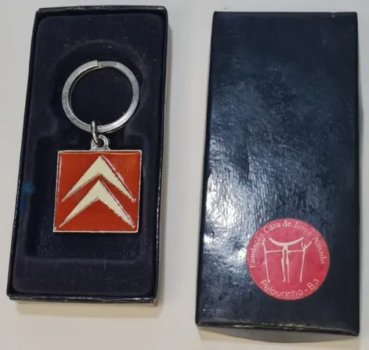 Porta chaves vintage da marca Citroen 3 x 3 cm o emblema