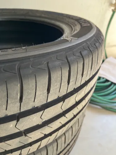 Pneu Goodyear 195/55-15 novo com nota