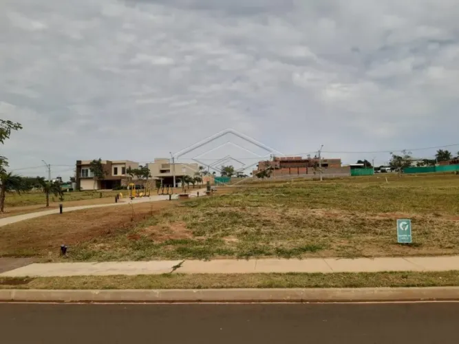 Terreno Condomínio em Bauru