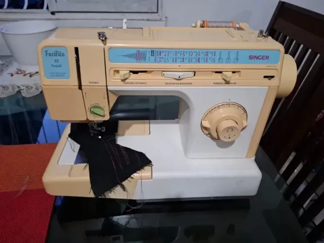 Máquina de Costura Singer Facilita 49 Portátil - Funcionando