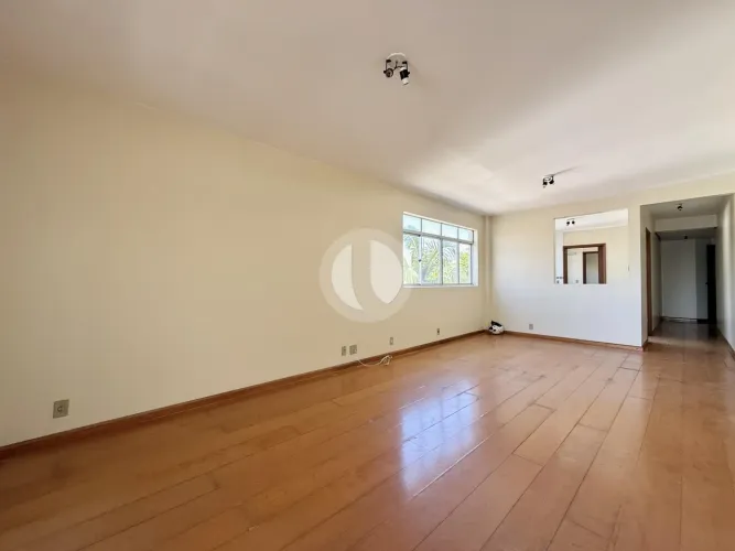 Apartamento à venda com 03 quartos, 132m2 e 01 vaga no centro de Santa Maria!