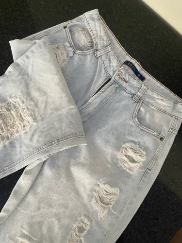 calças jeans destroyed feminina