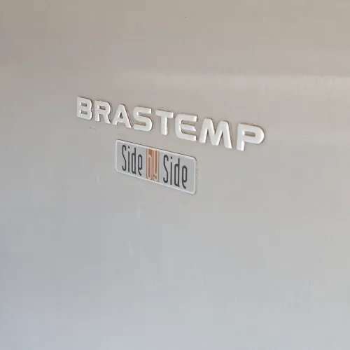 Geladeira Brastemp Side by Side Inox 658L com Ice Maker e Dispenser de Água - BRS70GRANA