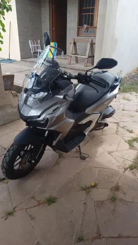 Honda Adv 160 (Quase zero)